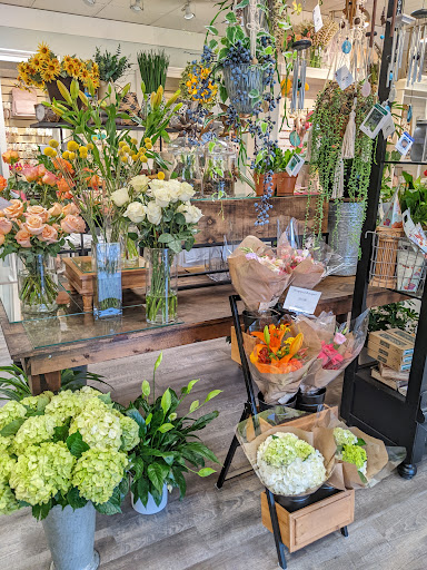 Florist «Sidelines Custom Floral Designs, Inc», reviews and photos, 511 E 135th St, Kansas City, MO 64145, USA