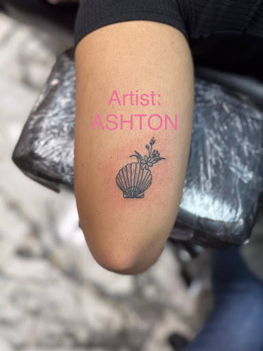 Explore grizzly bear tattoo ideas, creative tattoo ideas in Foley, available at Symbolic Ink Tattoo Studio