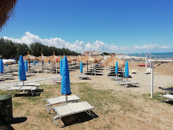 Spiaggia di Torre Mileto'in fotoğrafı kısmen tatil bölgesi
