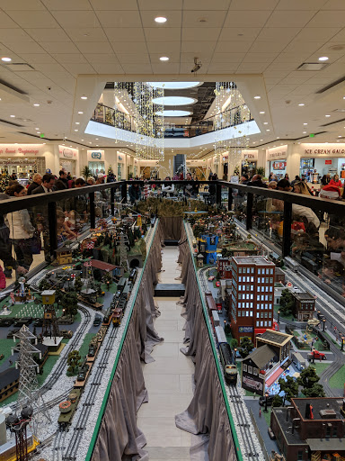 Shopping Mall «The Shops At Kenilworth», reviews and photos, 800 Kenilworth Dr, Towson, MD 21204, USA