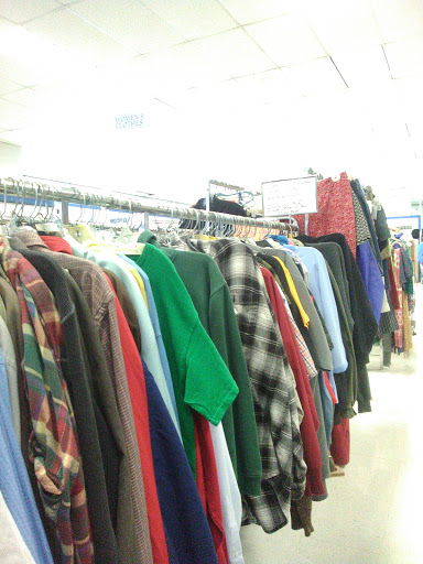 Thrift Store «St Vincent De Paul Social Services», reviews and photos, 435 SE Baker St, McMinnville, OR 97128, USA