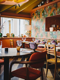 Atmosphère du Restaurant La Cage Aux Fleurs à Tain-l'Hermitage - n°1