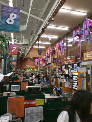 Grocery Store «Northgate Gonzalez Markets», reviews and photos, 2120 Pacific Ave, Long Beach, CA 90806, USA