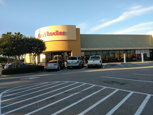 Foot Locker, 990 Gulfgate Center Mall, Houston, TX 77087, USA, 