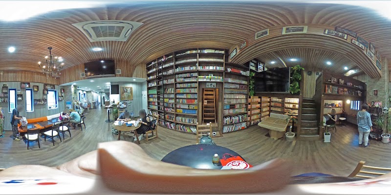 ゲストハウス わさび大阪 Bed with Library