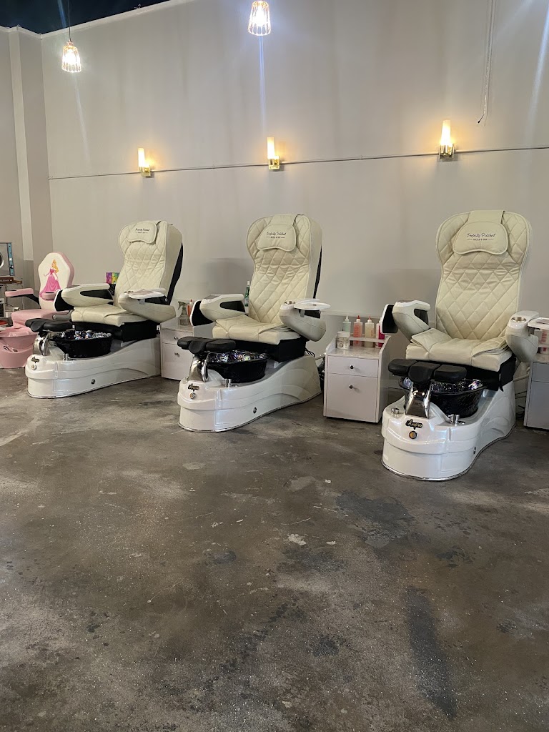 Perfectly Polished Nails & Spa 32444