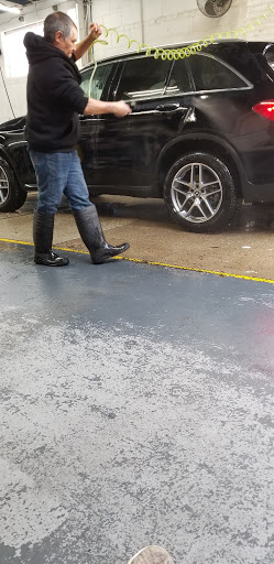 Car Wash «Forest Glen Hand Car Wash», reviews and photos, 5322 N Elston Ave, Chicago, IL 60630, USA