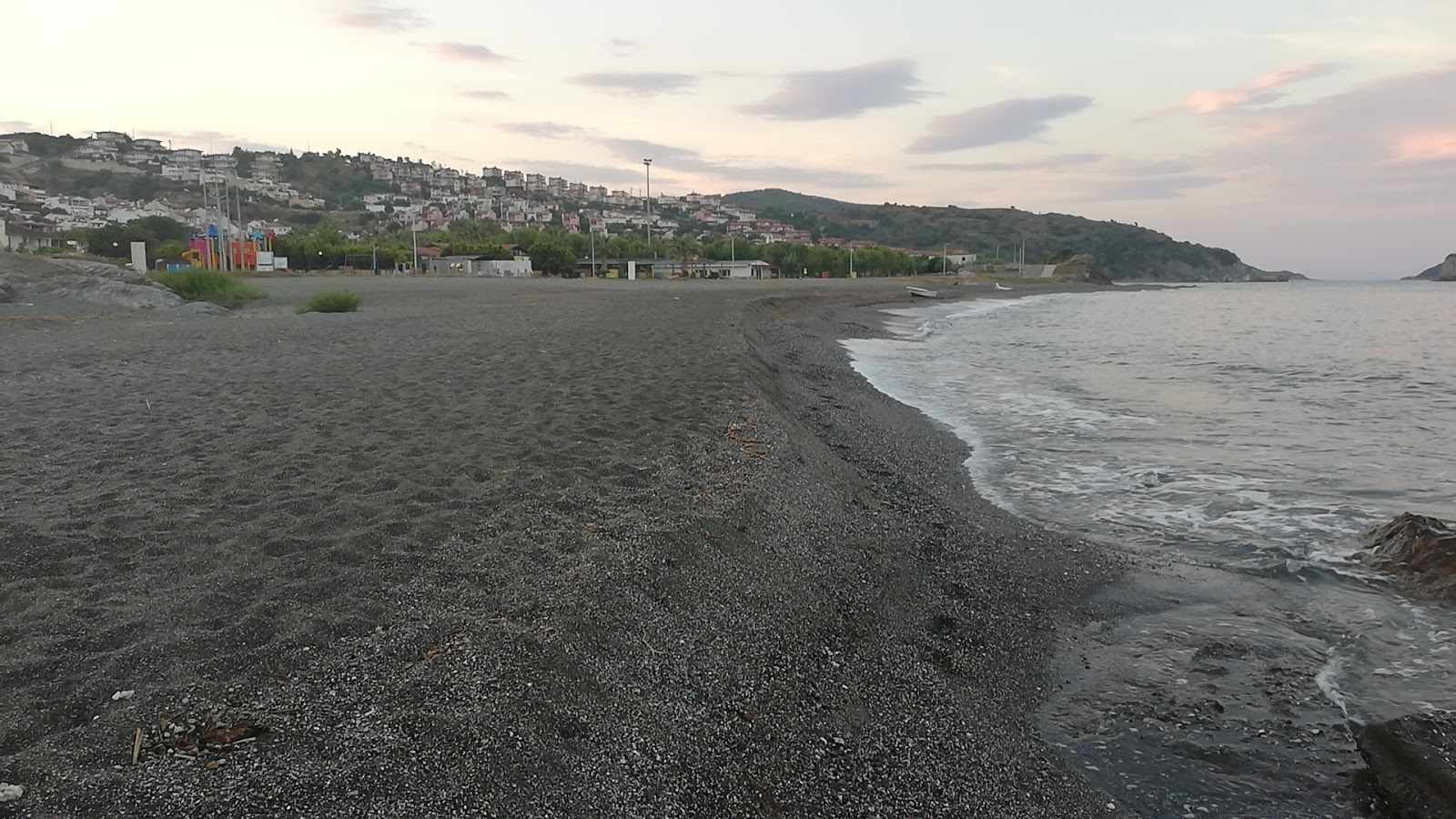 Fotografija Omur town beach obmorsko letovišče območje