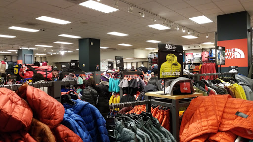 Clothing Store «The North Face Outlet», reviews and photos, 461 Evergreen Ct, Central Valley, NY 10917, USA