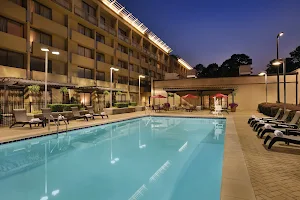 DoubleTree by Hilton Hotel Atlanta - Northlake image