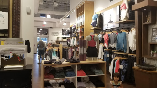 Sportswear Store «lululemon», reviews and photos, 28859 Chagrin Blvd, Woodmere, OH 44122, USA