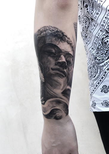 Tattoo Shop «Hailin Tattoo Studio», reviews and photos, 1136 N La Brea Ave, Los Angeles, CA 90038, USA