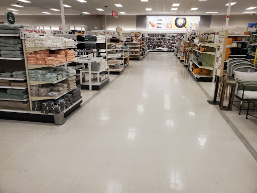 Department Store «Target», reviews and photos, 3173 E Shields Ave, Fresno, CA 93726, USA