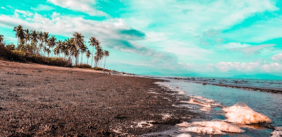 Pitugo Beach