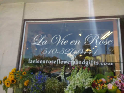 Florist «La Vie En Rose Flowers», reviews and photos, 1272 Solano Ave, Albany, CA 94706, USA