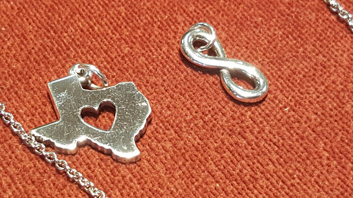 Jewelry Store «James Avery Jewelry», reviews and photos, 190 E Stacy Rd #510, Allen, TX 75002, USA