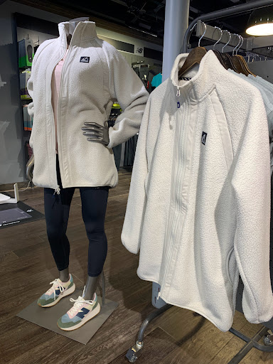 Shoe Store «New Balance Bellevue», reviews and photos, 823 Bellevue Way NE #100, Bellevue, WA 98004, USA