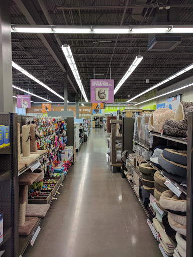 Pet Supply Store «Petco Animal Supplies», reviews and photos, 178 Township Blvd, Camillus, NY 13031, USA