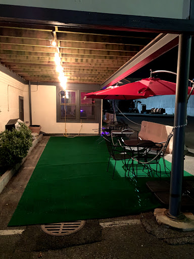 Restaurant «RHINO LOUNGE», reviews and photos, 11 Cooper St, Waltham, MA 02453, USA