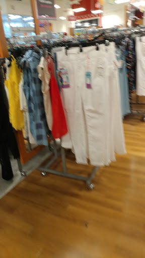 Department Store «T.J. Maxx», reviews and photos, 20 Chapel View Blvd, Cranston, RI 02920, USA