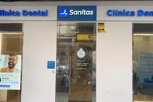 Clínica Dental Milenium Santander - Sanitas image