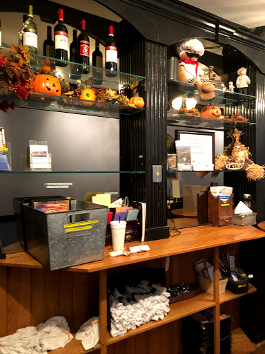 Restaurant «Blue Ridge Cafe & Catering Co», reviews and photos, 8315 Seminole Trail, Ruckersville, VA 22968, USA