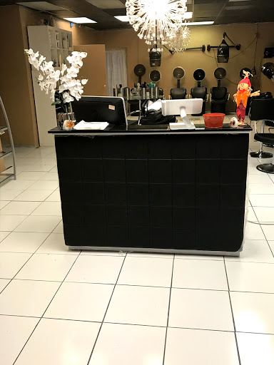 Beauty Salon «Blew Chocolate Salon», reviews and photos, 701 N Fort Harrison Ave, Clearwater, FL 33755, USA