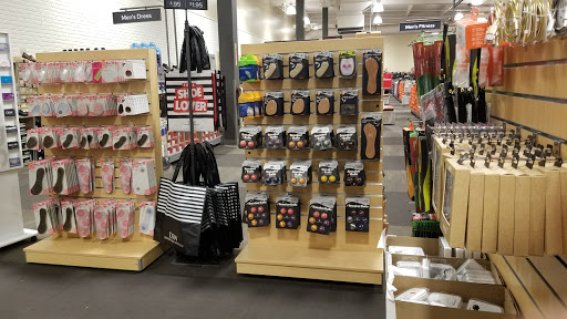 Shoe Store «DSW Designer Shoe Warehouse», reviews and photos, 4001 Factoria Square Mall SE, Bellevue, WA 98006, USA