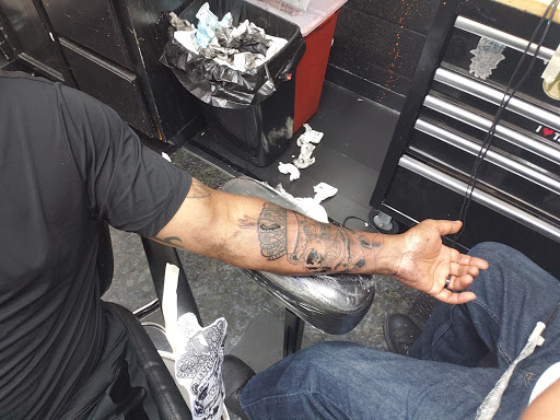 Tattoo Shop «Electric Voodoo Tattoo», reviews and photos, 34 Union Way # A, Vacaville, CA 95687, USA