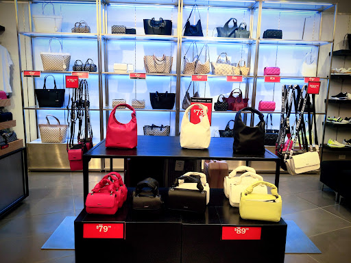 Shopping Mall «Desert Hills Premium Outlets», reviews and photos, 48400 Seminole Dr, Cabazon, CA 92230, USA