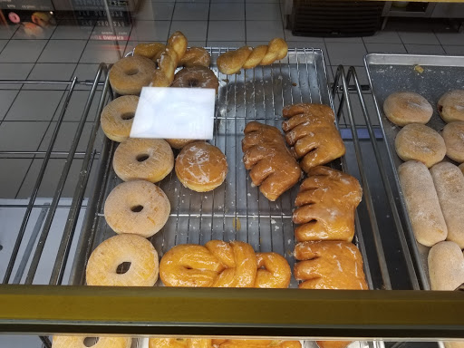 Donut Shop «Top Donut», reviews and photos, 700 Aiken St, Lowell, MA 01850, USA