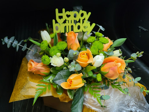 Florist «Alfa Flower Shop», reviews and photos, 7001 W North Ave, Wauwatosa, WI 53213, USA