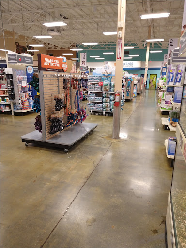 Pet Supply Store «PetSmart», reviews and photos, 745 W Huntington Dr, Monrovia, CA 91016, USA