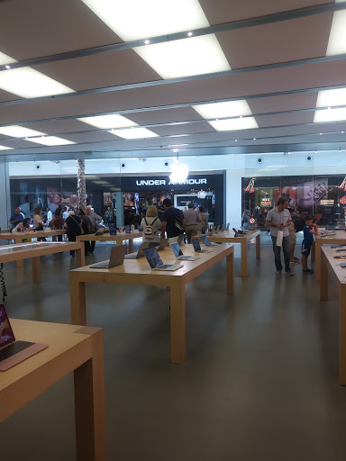 Computer Store «Apple Millenia», reviews and photos, 4200 Conroy Rd, Orlando, FL 32839, USA