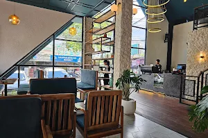 Wicis Coffee & Eatery image