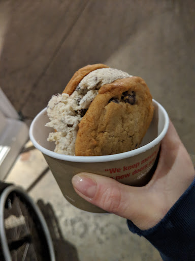 Dessert Shop «Beaches & Cream Soda Shop», reviews and photos, 1800 Epcot Resorts Blvd, Orlando, FL 32830, USA