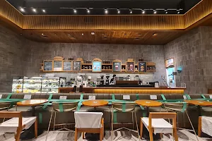 Starbucks Visayas Avenue Reserve image