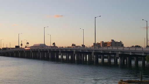 Seafood Restaurant «Salty Rim Grill», reviews and photos, 9524 Blind Pass Rd, St Pete Beach, FL 33706, USA