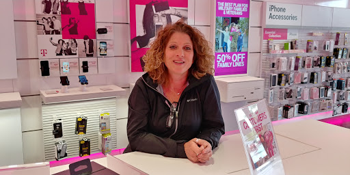 Cell Phone Store «T-Mobile», reviews and photos, 4615 Perkiomen Ave, Reading, PA 19606, USA