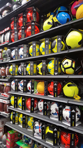 Sporting Goods Store «Big 5 Sporting Goods - San Mateo», reviews and photos, 2825 S El Camino Real, San Mateo, CA 94403, USA