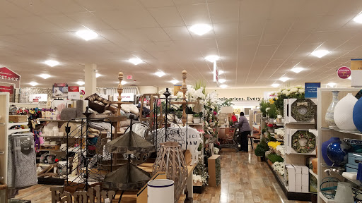 Department Store «Marshalls & HomeGoods», reviews and photos, 153 University Ave, Westwood, MA 02090, USA