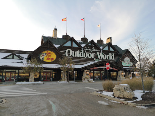 Sporting Goods Store «Bass Pro Shops», reviews and photos, 6112 W Grand Ave, Gurnee, IL 60031, USA