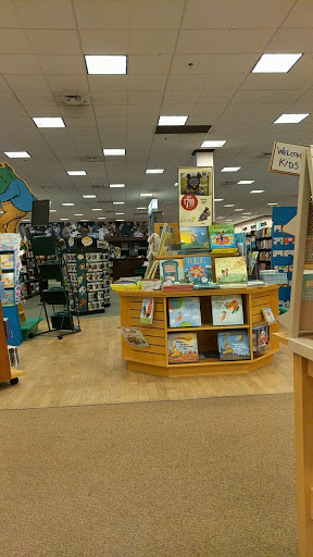 Book Store «Barnes & Noble», reviews and photos, 1716 Towne Centre Way, Mt Pleasant, SC 29464, USA