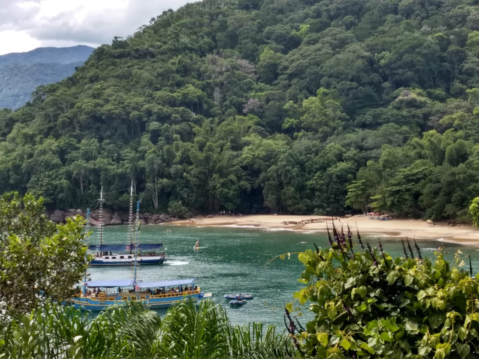 Photo of Bonete Beach backed by cliffs