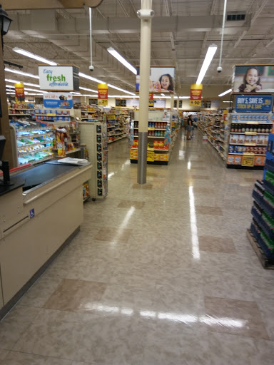 Grocery Store «Food Lion», reviews and photos, 1200 Beaver Brook Plz, New Castle, DE 19720, USA