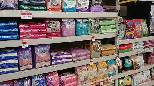 Pet Supply Store «Pet Supplies Plus», reviews and photos, 3701 W Old Shakopee Rd Suite 300, Bloomington, MN 55431, USA