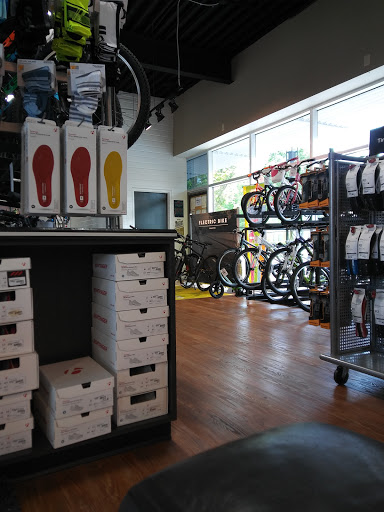 Bicycle Store «Trek Bicycle Store of Charlotte - North», reviews and photos, 10129 Perimeter Pkwy, Charlotte, NC 28216, USA