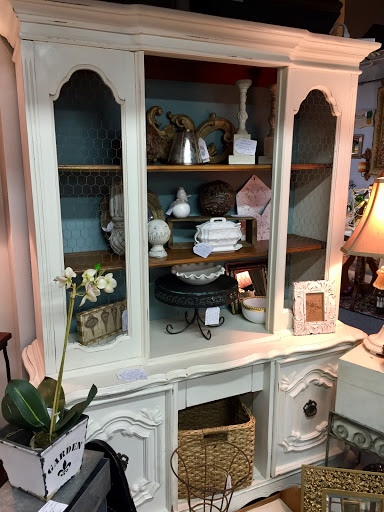 Used Furniture Store «Consign Design Interior», reviews and photos, 5556 Atlanta Hwy, Flowery Branch, GA 30542, USA