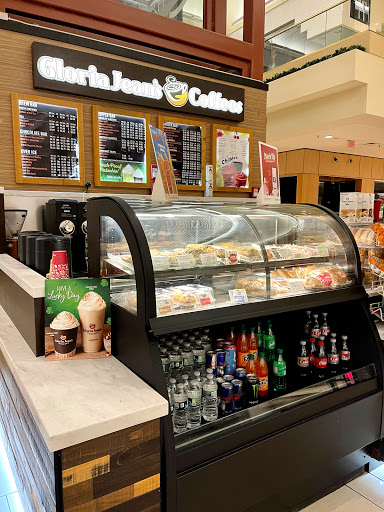 Shopping Mall «The Shoppes at Buckland Hills», reviews and photos, 194 Buckland Hills Dr, Manchester, CT 06042, USA