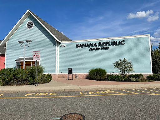 Clothing Store «Banana Republic», reviews and photos, 1 Premium Outlet Blvd, Tinton Falls, NJ 07753, USA